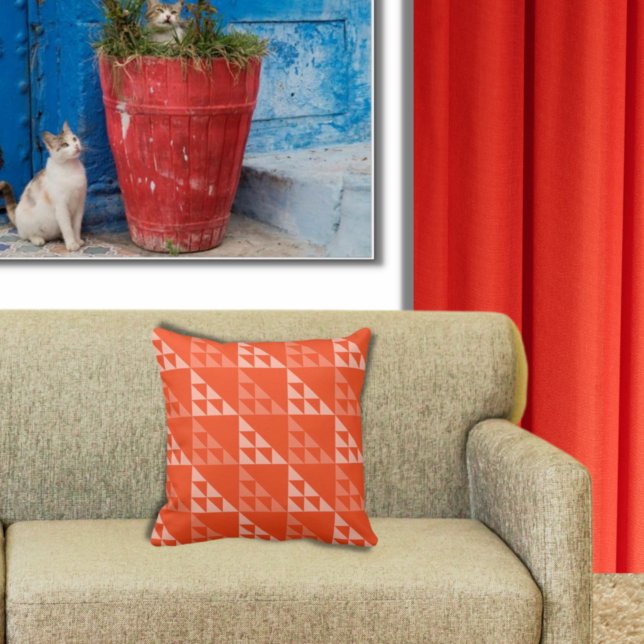 Coussin Geometric Orange Triangle Pattern - Throw Pillow (Créateur téléchargé)