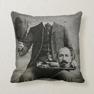 Coussin Gerçure sans tête, carreau déplaisant de portrait