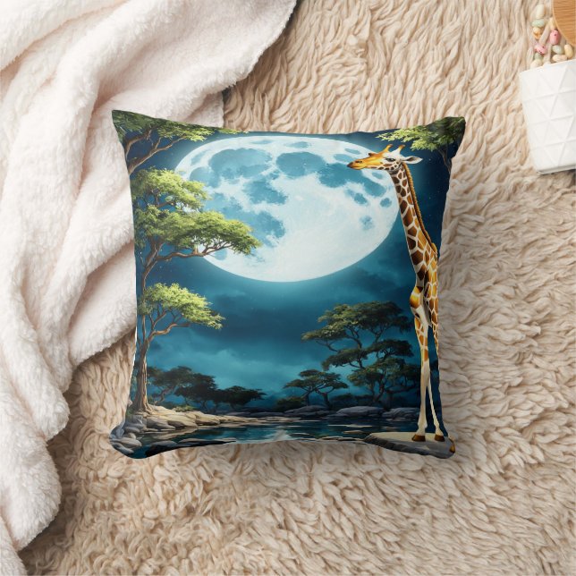 Coussin Girafe sous plein soleil de lune dans un paysage p (Couverture)