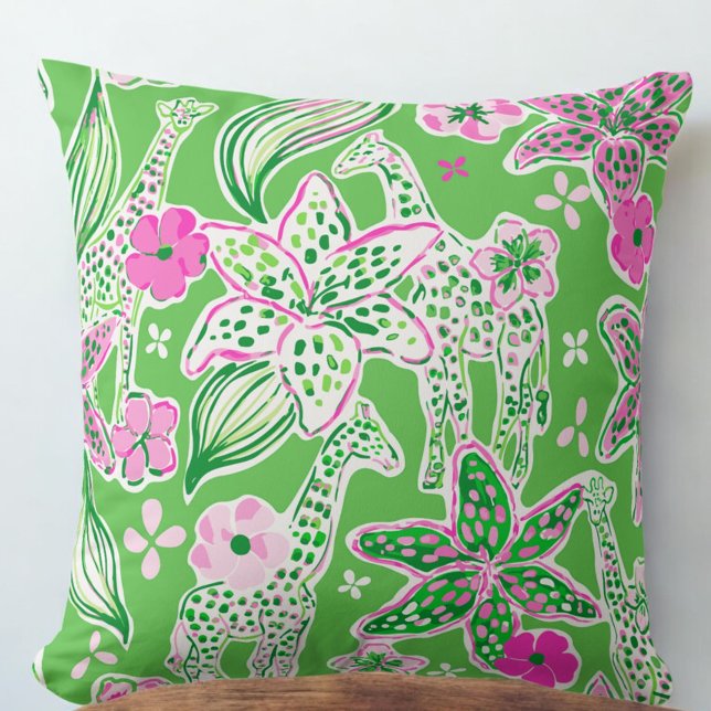 Coussin Girafes blanches preppy fleurs roses vert citron (Créateur téléchargé)