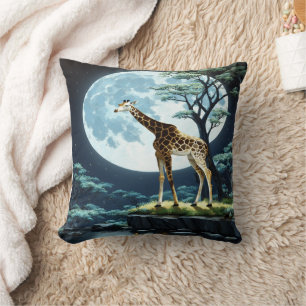 Coussin Giraffe en Pleine lune par Eau Tranquille