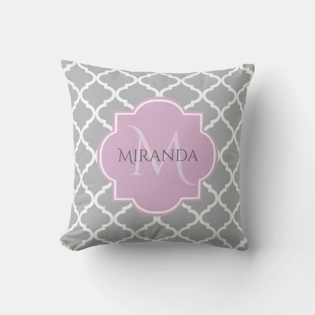 Coussin Girl Grey Quatrefoil Lavender Monogramme et nom (Recto)