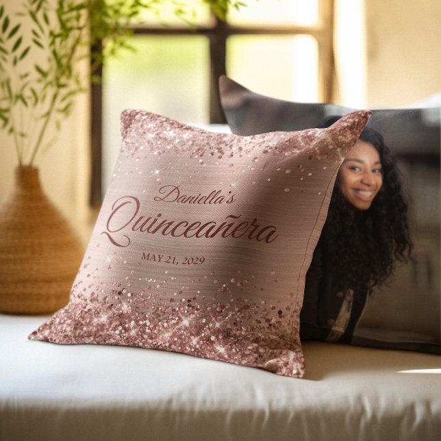 Coussin Glitter Rose Gold Glam Quinceanera Photo (Glittery Rose Gold Glam Quinceanera Photo Throw Pillow)