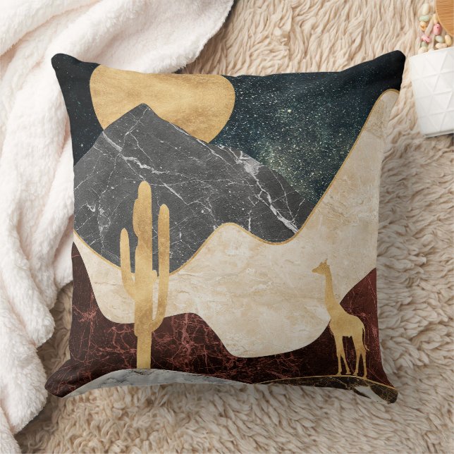 Coussin Golden Giraffe Désert Paysage & Marble Mountain (Couverture)