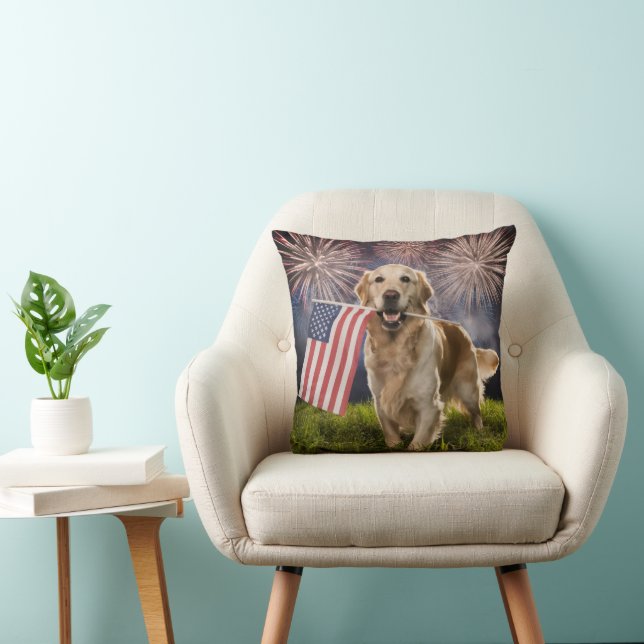 Coussin Golden Retriever avec drapeau américain (Chaise)