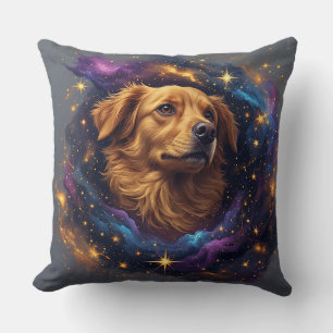 Coussin Golden Retriever par Whimsical Cosmos