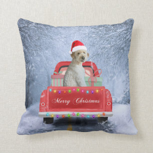 Coussin Goldendoodle Chien en Neige assis à Noël