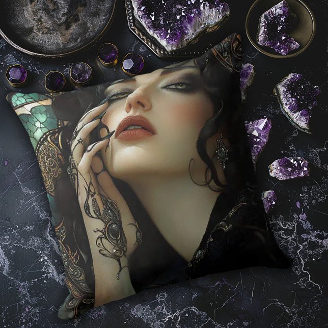Coussin Gothique Art Nouveau Femme (Créateur téléchargé)