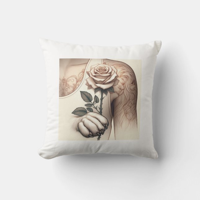 Coussin Grace et force : La Lionesse et le tatto Rose (Recto)