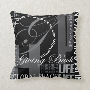 Coussin Graffiti noir et blanc humanitaire #2