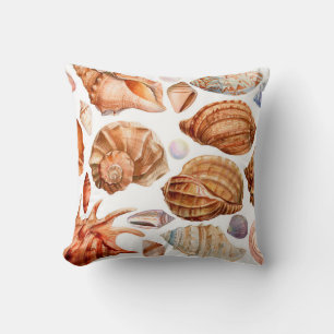 Coussin grand ensemble de coquillages sur un fond blanc is