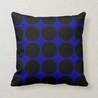 Coussin Grand pois noir sur le bleu marine