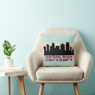 Coussin Grand Rapids MI City Skyline
