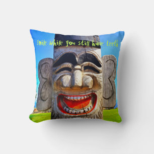 Coussin Gras Totem Laughing Wood Face Photo Smile Citation