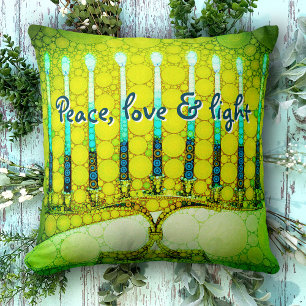 Coussin Green Hanoukka Menorah Peace Love Script
