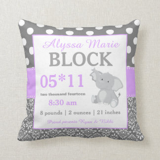 Coussin gris de faire-part de bébé d'éléphant rose