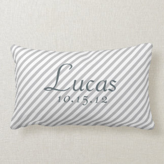 Coussin gris et blanc de crèche de date de