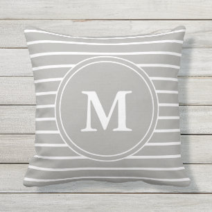 Coussin Gris et Motif rayé blanc monogramme