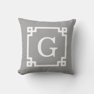 Coussin Gris foncé blanc cadre clé grecque #2 Monogramme i