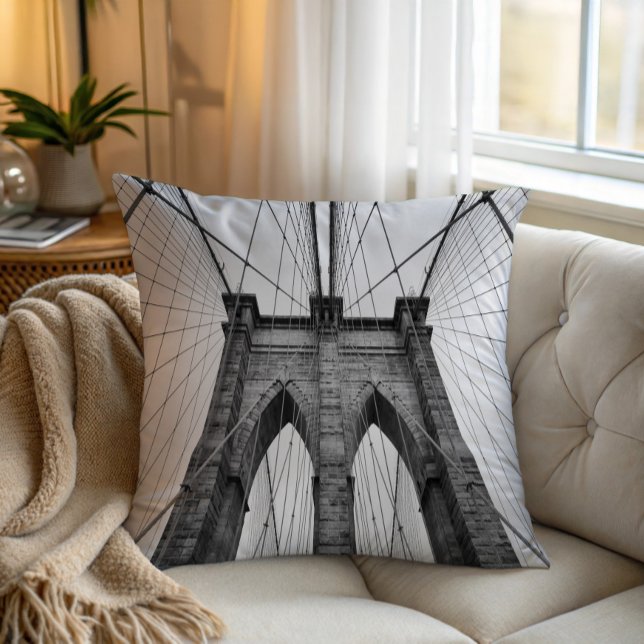 Coussin Gros plan architectural du pont de Brooklyn (Créateur téléchargé)