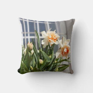Coussin Grosses jonquilles blanches sur une affiche du jou