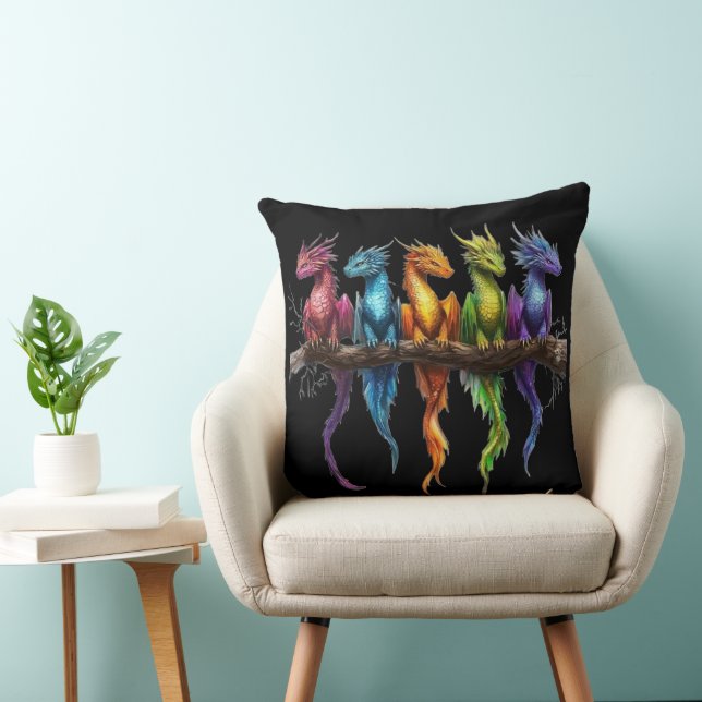 Coussin Groupe Arc-en-ciel de bébés dragons sur fond noir (Chaise)