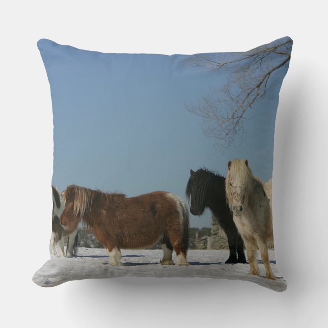 Coussin Groupe de chevaux miniatures dans la neige (Recto)