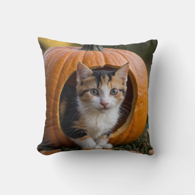 Coussin Halloween Calico Kitten Assis dans un Citrouille (Recto)