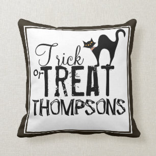 Coussin Halloween Simple Whimsical Black Cat Typographie
