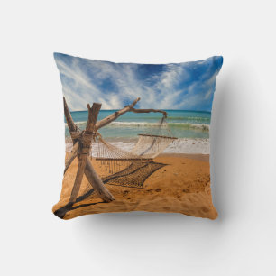 Coussin Hamac sur une plage tropicale