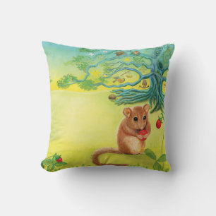 Coussin Hazel Dormouse Manger Fraise Sauvage