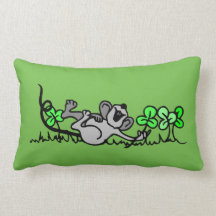 Coussin heureux de vert de mulot