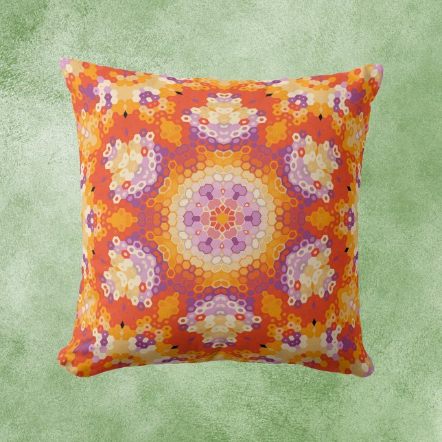 Coussin Hex Mandala orange violet blanc (Orange Purple and White Hexagon Mandala Throw Pillow by Wormhole Orbital)