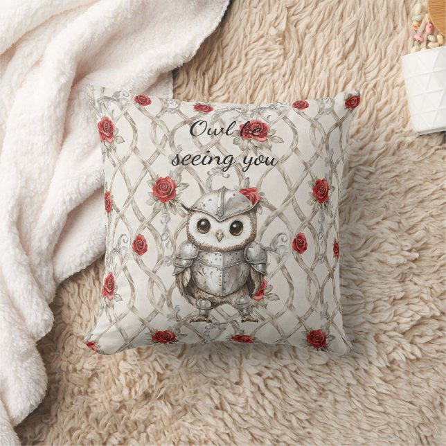 Coussin Hibou chevalier sous armure brillante Roses rouges (Couverture)