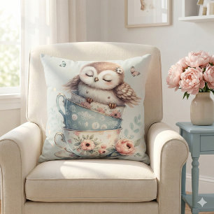 Coussin Hibou endormi dans des tasses à thé florales empil