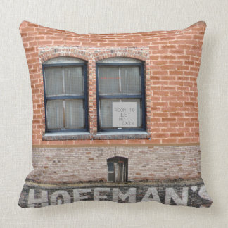Coussin "Hoffman Hotel" , de la collection Alley Walks