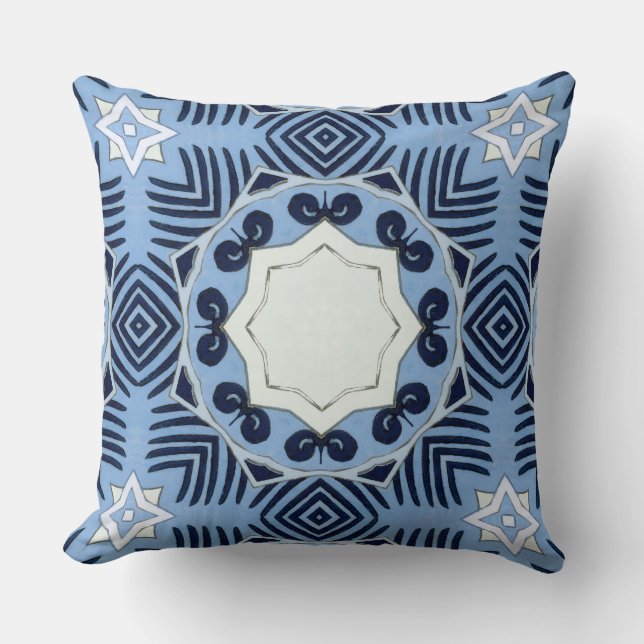 Coussin Home & Living > Home Décor > Pillows & Poufs > Thr (Recto)