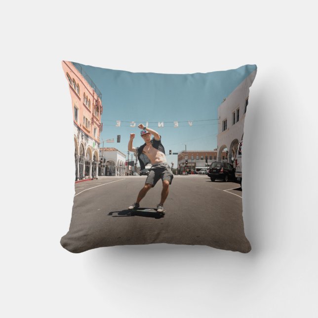 Coussin Homme jouant au skateboard (Recto)