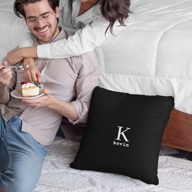 Coussin Hommes monogrammed nom personnalisé noir et blanc (Créateur téléchargé)