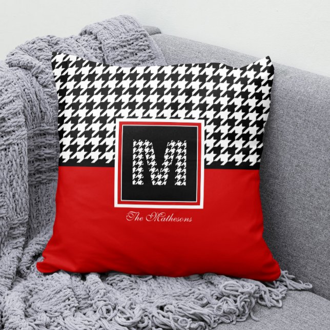 Coussin Houndstooth et monogramme classiques | Blanc noir  (Classic Houndstooth Monogram Decorative Pillow with Any Name)