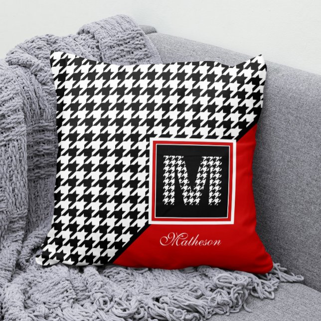 Coussin Houndstooth et monogramme classiques | Blanc noir  (Classic Houndstooth Monogram Decorative Pillow with Any Name)