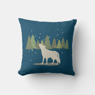 Coussin Howling Wolf dans la forêt de neige