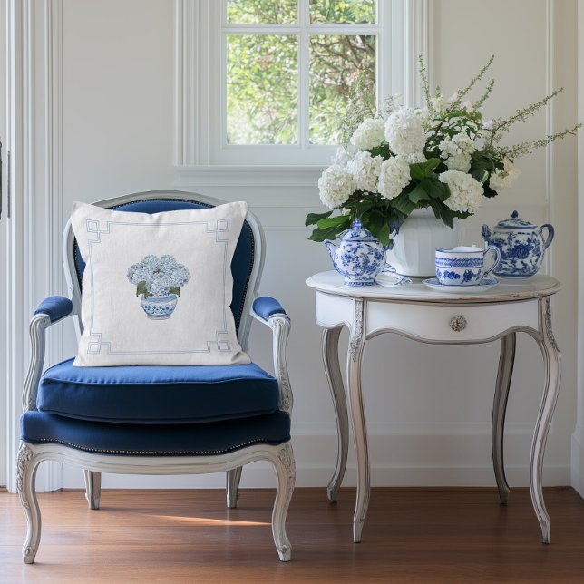 Coussin Hydrangea Grandmillennial bleu en Chinoiserie  (Créateur téléchargé)