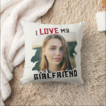 Coussin I Love My Girlfriend Grunge Photo personnalisée<br><div class="desc">Super cadeau pour ton copain ! Coussin photo sur mesure disant I LOVE MY GIRLFRIEND in sporty grunge typographie dans une découpe de masque cool en détresse. Personnalisation simple et facile !</div>