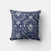Coussin ikat bleu et blanc chic moderne