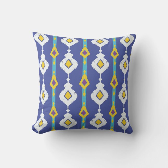 Coussin Ikat, un motif ethnique sans faille. (Recto)
