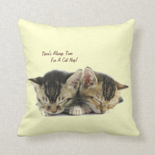 Coussin Il y a toujours l'heure pour un carreau de petit