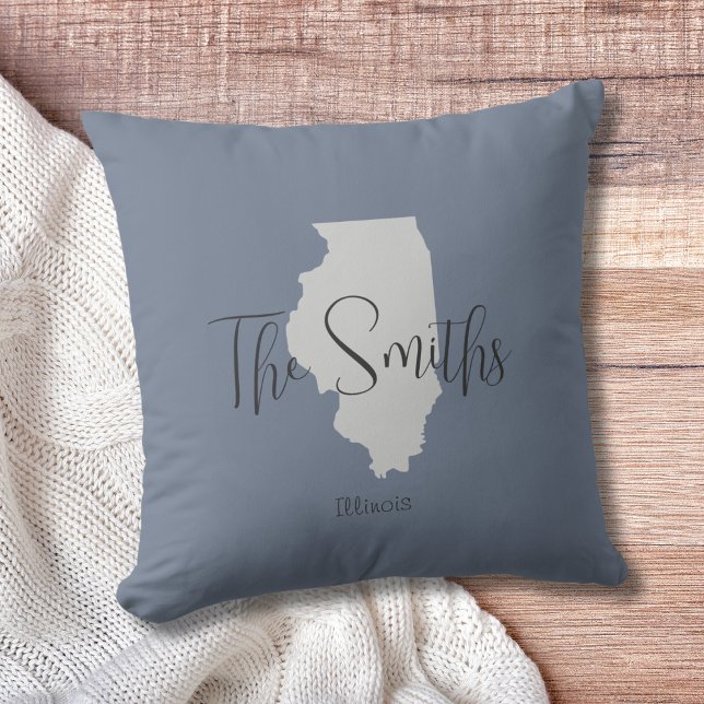 Coussin Illinois State Outline Nom de famille Pillow Pillo (Show pride for your state and personalize it!  "love makes this house a home in <your state>")