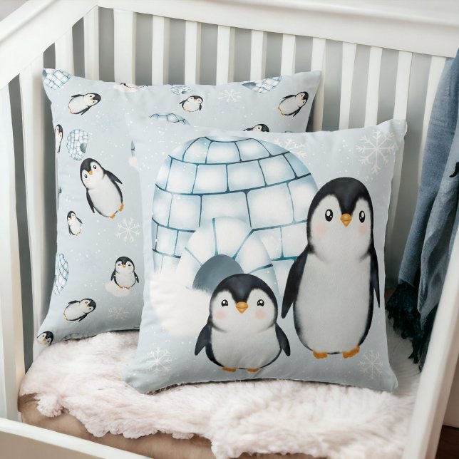 Coussin Illustration de la neige des igloos de manchots d' (Cute winter penguin igloos snow illustration throw pillow)