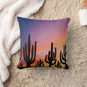 Coussin Image du lever de soleil sur un paysage désertique